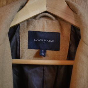 Banana Republic - Stylish Tan Overcoat / Peacoat SMALL